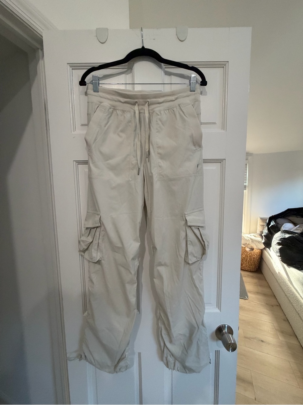 Lululemon Cargo Joggers - Cream